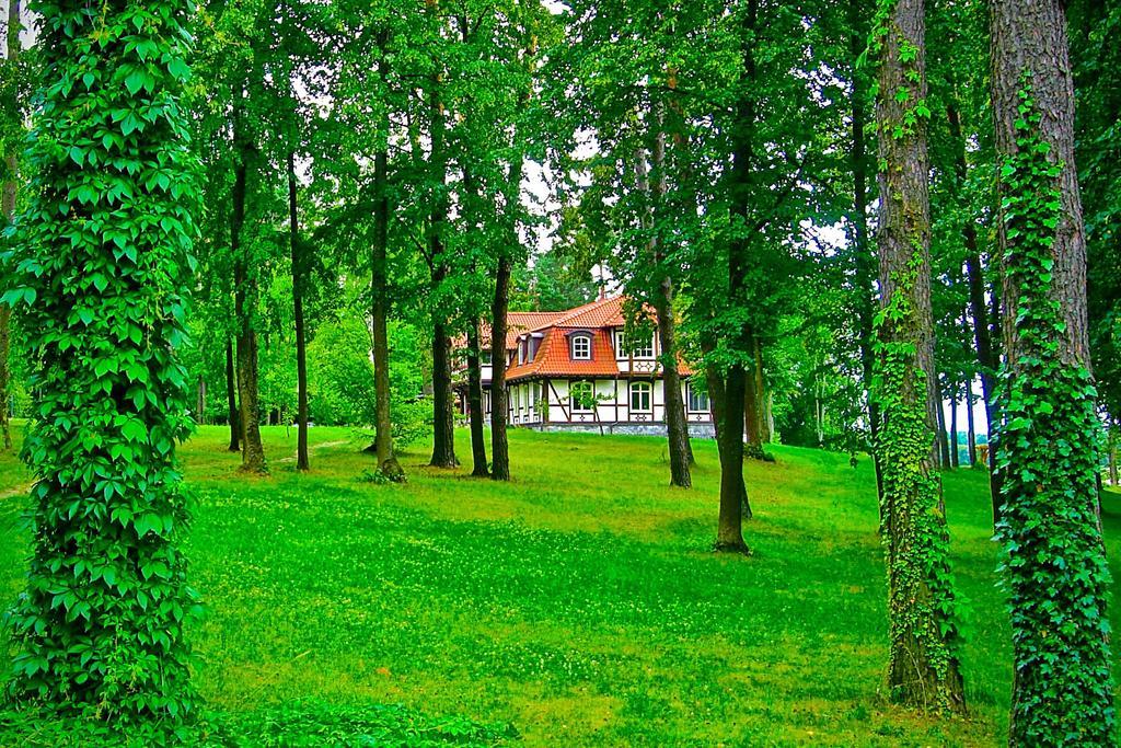 Отель Dwor Sosnowo Pojezierce Экстерьер фото